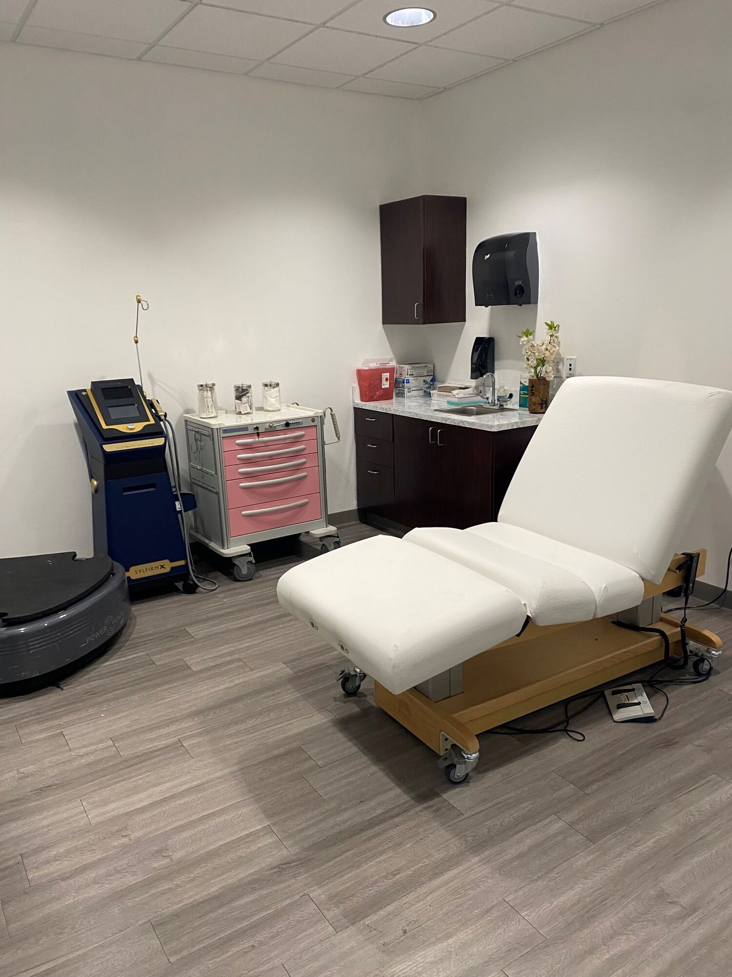 Medical exam room ready for patients